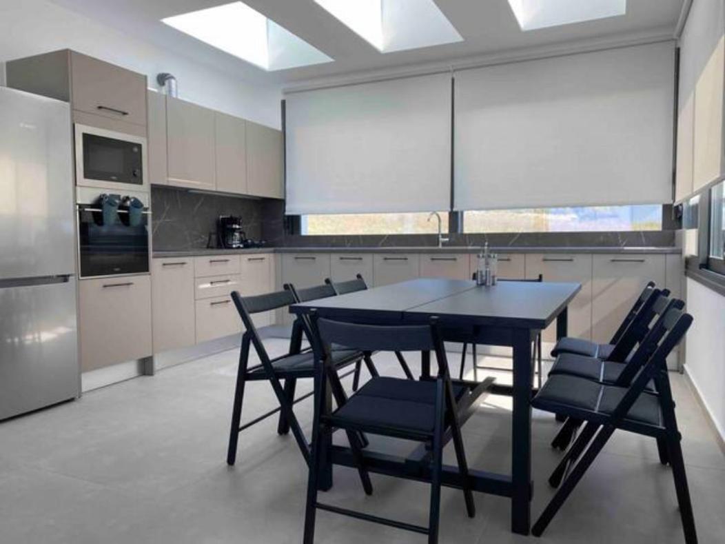 Elani New Luxury Villa Bagian luar foto